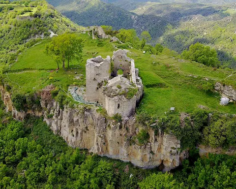 Route des deux châteaux : Montesquiu et Besora