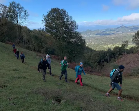 Ruta de Senderismo al Puigsacalm con Vistas Espectaculares desde la Cima