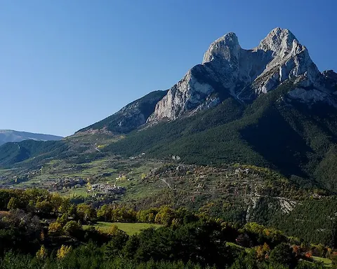 Aufstieg zum Pedraforca, dem emblematischen Gipfel der Vorpyrenäen