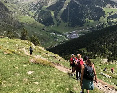 Ascensão ao Puigmal e Vall de Núria: trekking de alta montanha nos Pirinéus